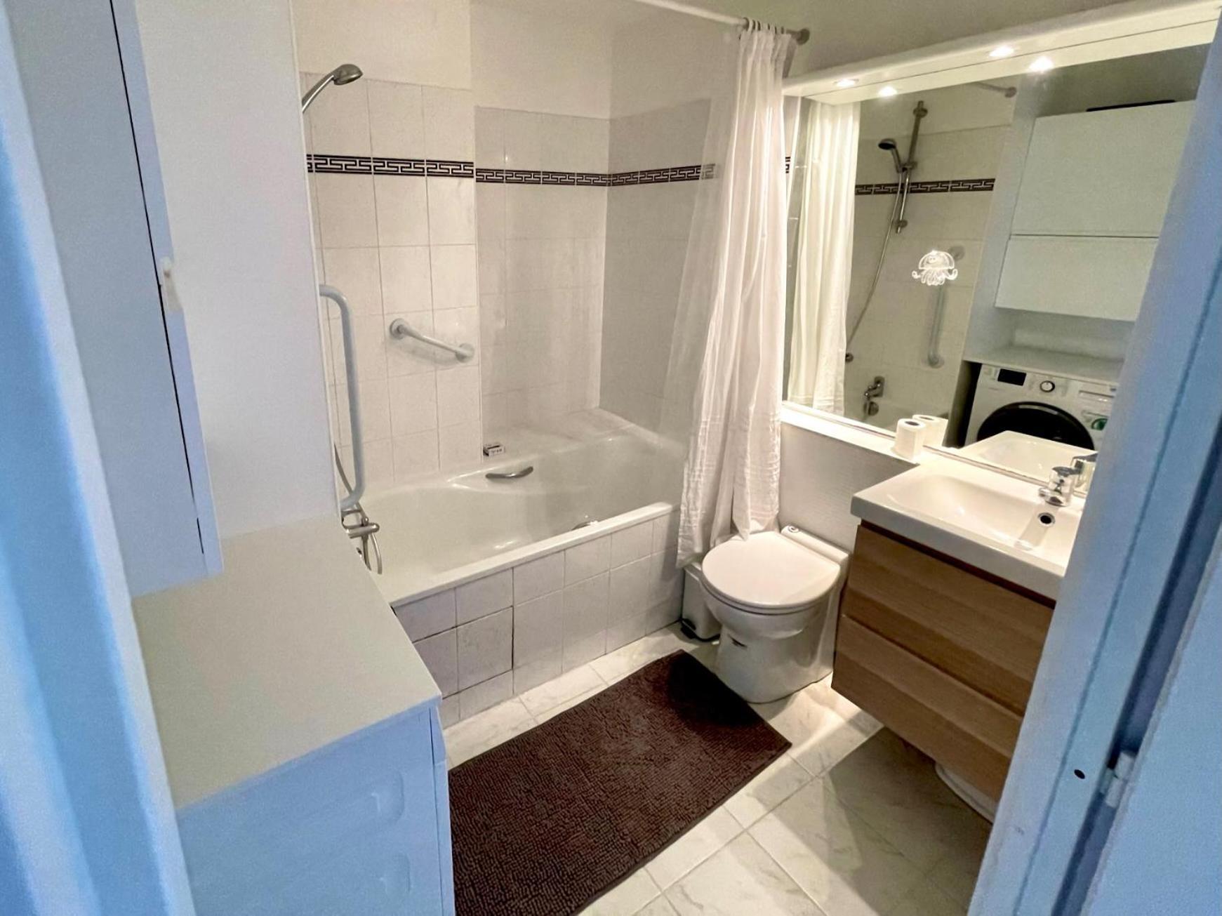 Family'S Appartement Disney Paris , 2 Parking Сери Екстериор снимка