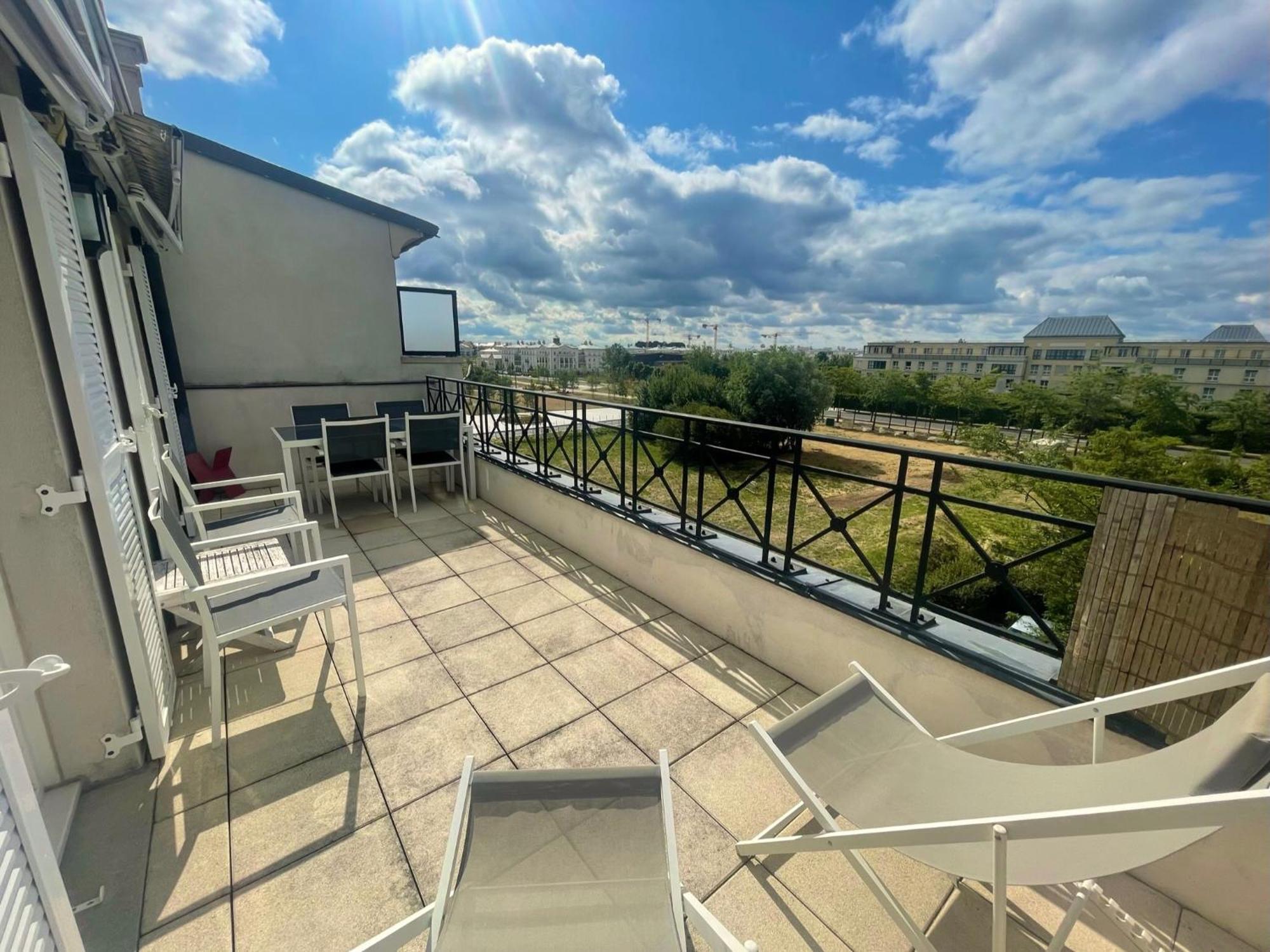Family'S Appartement Disney Paris , 2 Parking Сери Екстериор снимка
